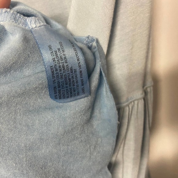 Mossimo Top Blouse Ruffle bottom Round Neck Size L Baby Blue - Picture 5 of 6